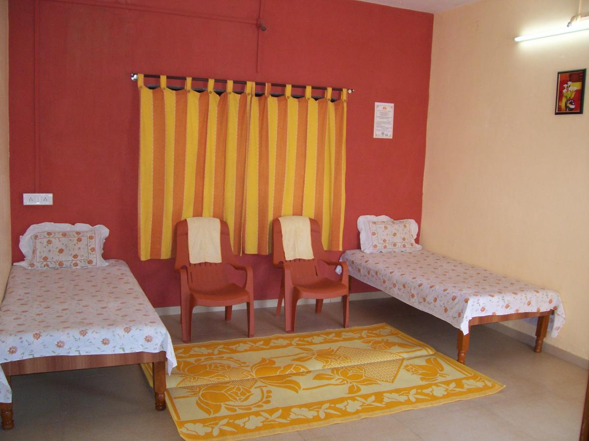 Mtdc Approved Mohiniraj Guest House Nashik Exterior foto